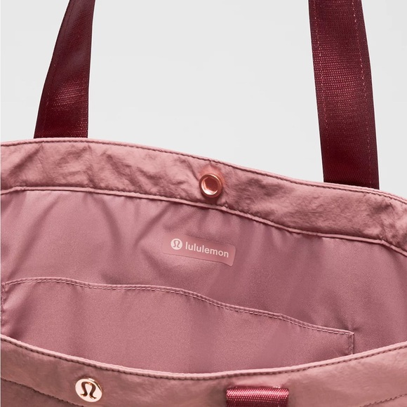 Lululemon Daily Multi-Pocket Tote Bag 20L- Red Clay/Rockwood - Picture 10 of 11